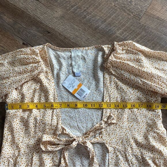 Sadie & Sage Top Ruffle Tie Front NEW Festival Sexy - Picture 8 of 9